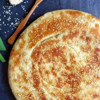 Scallion flatbread, leavened (葱油发面饼)