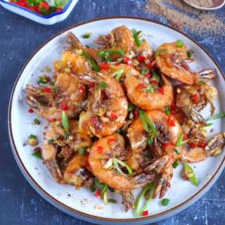 Salt and Pepper Shrimp (椒盐虾)