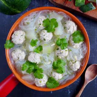 Winter Melon Soup with Meatballs (冬瓜丸子汤)