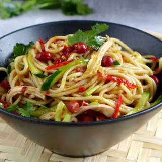 Cold Noodles With Sichuan Dressing (Liang Mian, 凉面)