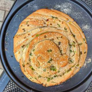 Scallion bread, an easy recipe