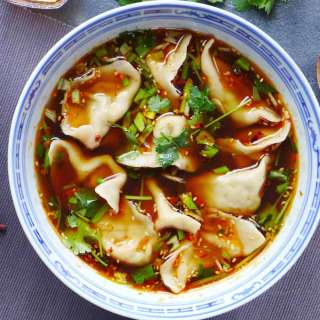 Beef dumplings in hot & sour soup (酸汤水饺)