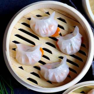 Har gow: crystal shrimp dumplings (虾饺)