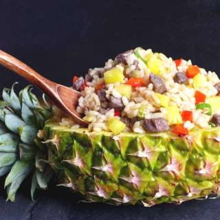 Beef and pineapple fried rice (菠萝炒饭)