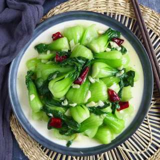 Bok Choy Stir-fry (蒜蓉小白菜)