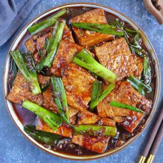 Scallion Tofu (葱烧豆腐)