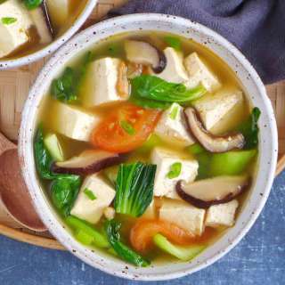 Tofu Soup with Vegetables (豆腐鲜蔬汤)