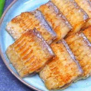 Pan Fried Belt Fish (香煎带鱼)