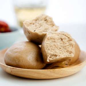 Cocoa Steamed Buns and Dried Cranberry Buns
