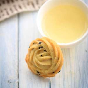 Chinese Style Butter Cookie with Black Sesame
