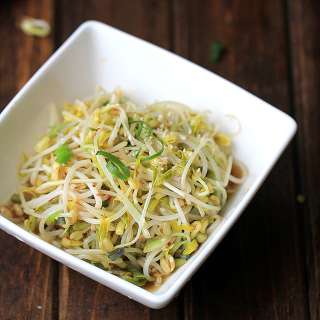 Mung Bean Sprouts (How to Sprout Mung Bean at Home and Salad)