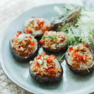 Stuffed shiitake mushrooms with glass noodles and garlic sauce