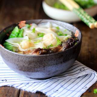 Chinese Shrimp Wonton Soup