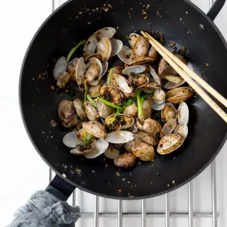 Clam stir fry with black bean sauce