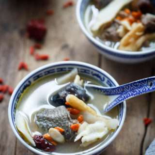 Herbal Chicken Soup (药膳鸡汤)