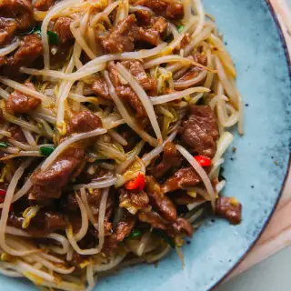 Pork and Bean Sprouts Stir Fry