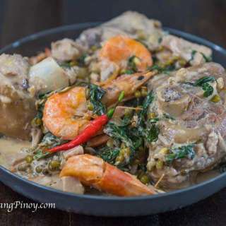 Pata at Hipon sa Gata na May Monggo at Langka