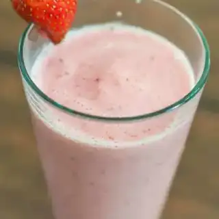 Strawberry Greek Yogurt Smoothie