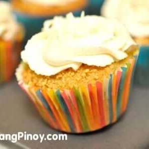 Lemon Cupcake with Cream Cheese Frosting