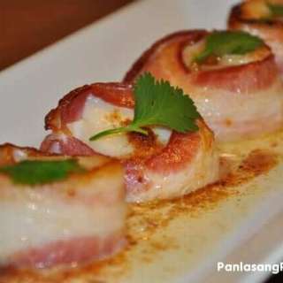 Bacon wrapped Scallops in Lemon Garlic Butter Sauce