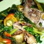 Sinigang na Panga ng Tuna Recipe (Tuna jaw cooked in sour broth)