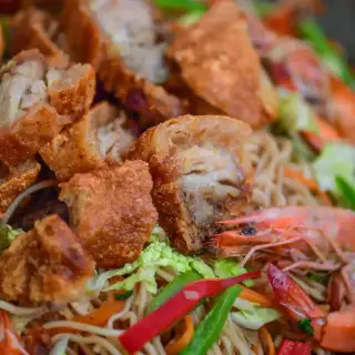 Bagnet Pancit Canton
