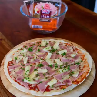 Hawaiian Pizza (No Bake)