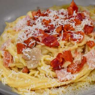 Pinoy Carbonara Recipe with Ham and Bacon