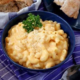 Classic Stove Top Mac and Cheese Recipe with only 6 Ingredients