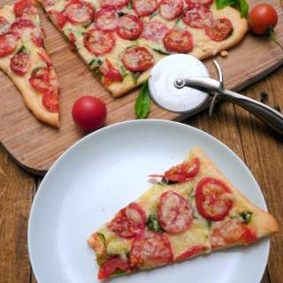 Tomato & Basil Pizza