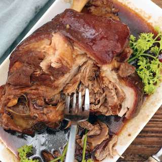 Pata Tim (Braised Pork Hocks)