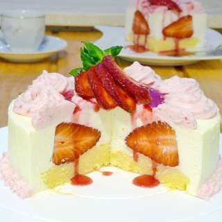 Strawberries & Cream Cake