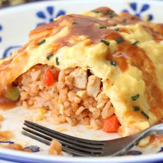 Omurice (Japanese Rice Omelette)