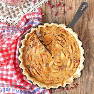 Apple Custard Pie with Cinnamon and Raisins