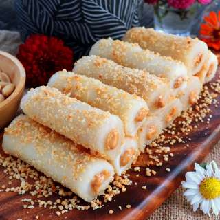 Peanut Tikoy Rolls