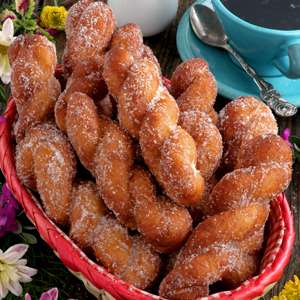Bicho-Bicho (Filipino Twisted fried Donuts)