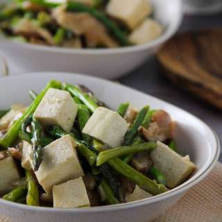 Tofu, Asparagus and Mushroom Stir-Fry