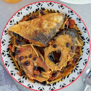 Bangus sa Tausi (Milkfish with Tomatoes and Black Beans)