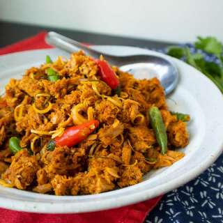 HOT THAI TUNA! Stir Fried Tuna in Red Curry