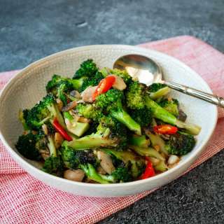 Broccoli Stir Fry with Salted Mackerel