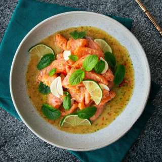 Spicy Salmon Sashimi Salad