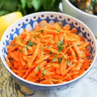Moroccan raw carrot salad