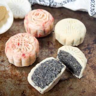 Chinese mooncakes (snow skin mooncakes)