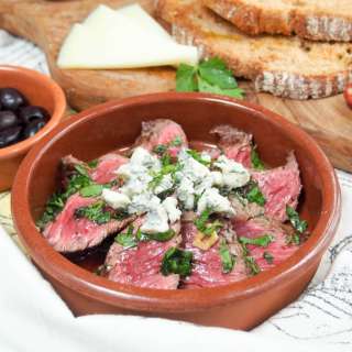 White wine marinated steak with blue cheese