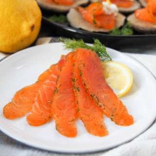 Salmon gravlax