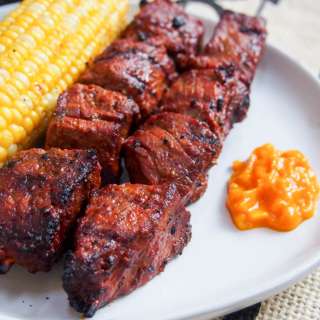 Anticuchos de carne (Peruvian marinated beef skewers)
