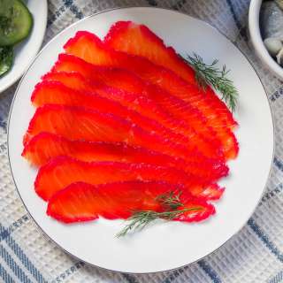 Beet cured salmon (beet gravlax)