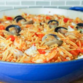 Fideua (pasta paella)