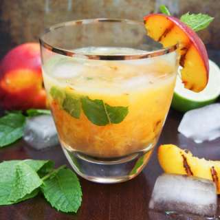 Grilled peach mojito