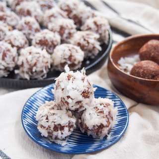 Chokladbollar - Swedish chocolate oat balls